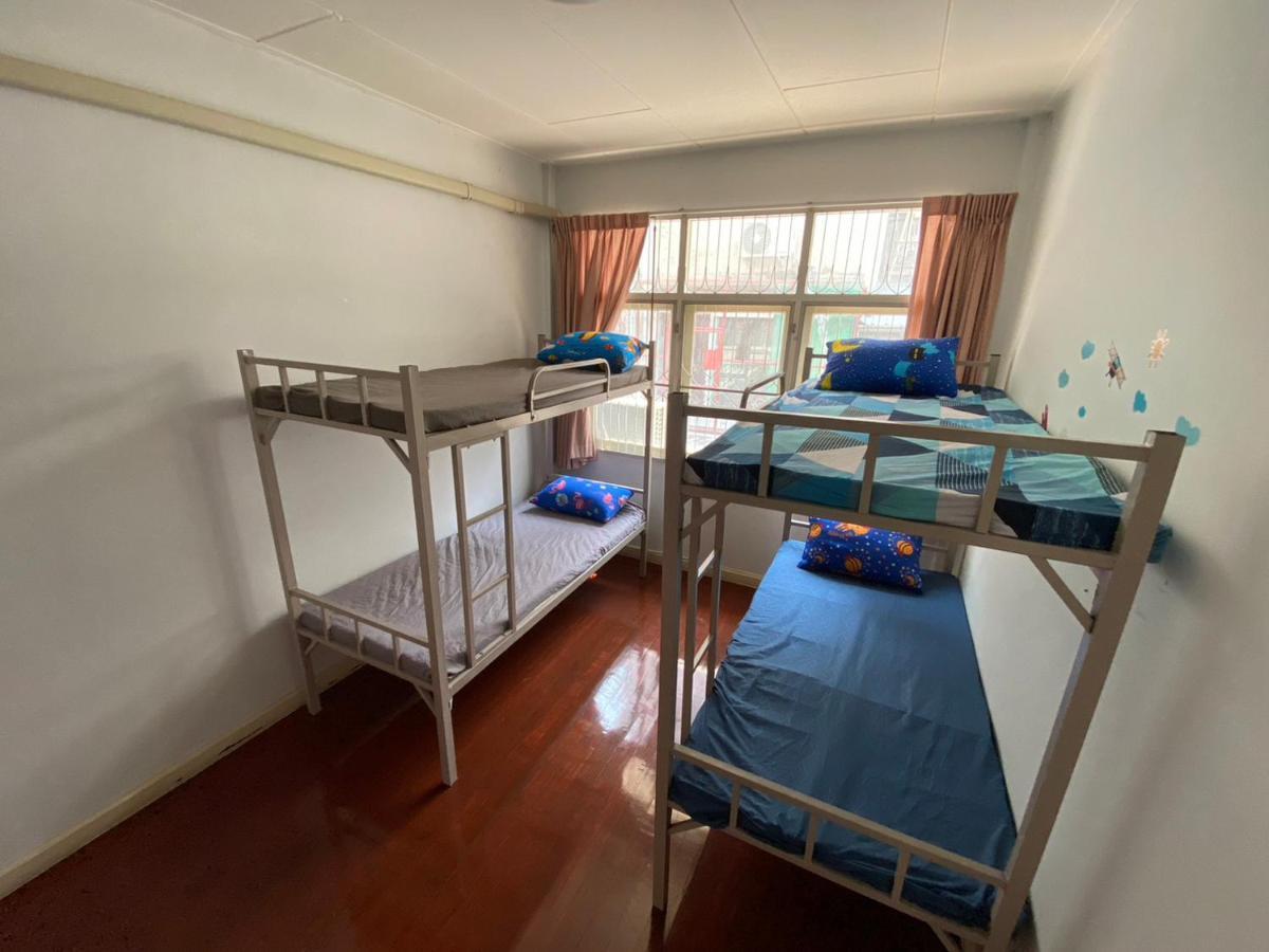 Sura Hostel Bangkok Near Mrt Phra Ram 9 Εξωτερικό φωτογραφία
