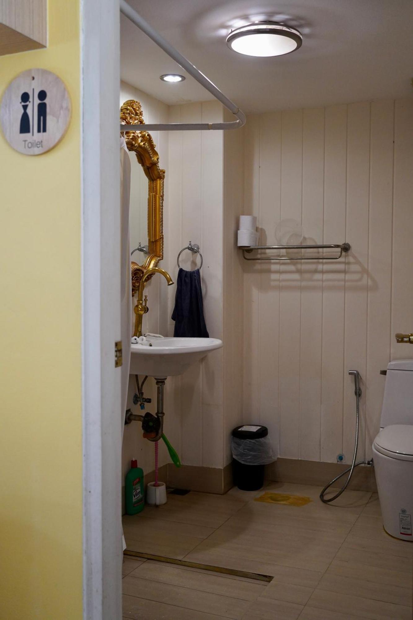 Sura Hostel Bangkok Near Mrt Phra Ram 9 Εξωτερικό φωτογραφία