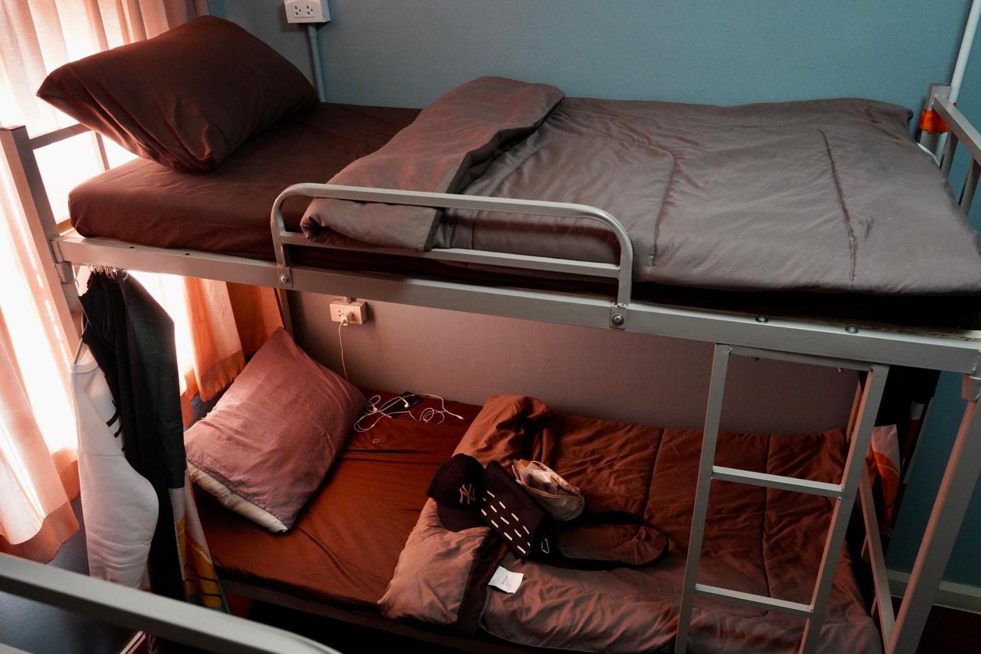 Sura Hostel Bangkok Near Mrt Phra Ram 9 Εξωτερικό φωτογραφία