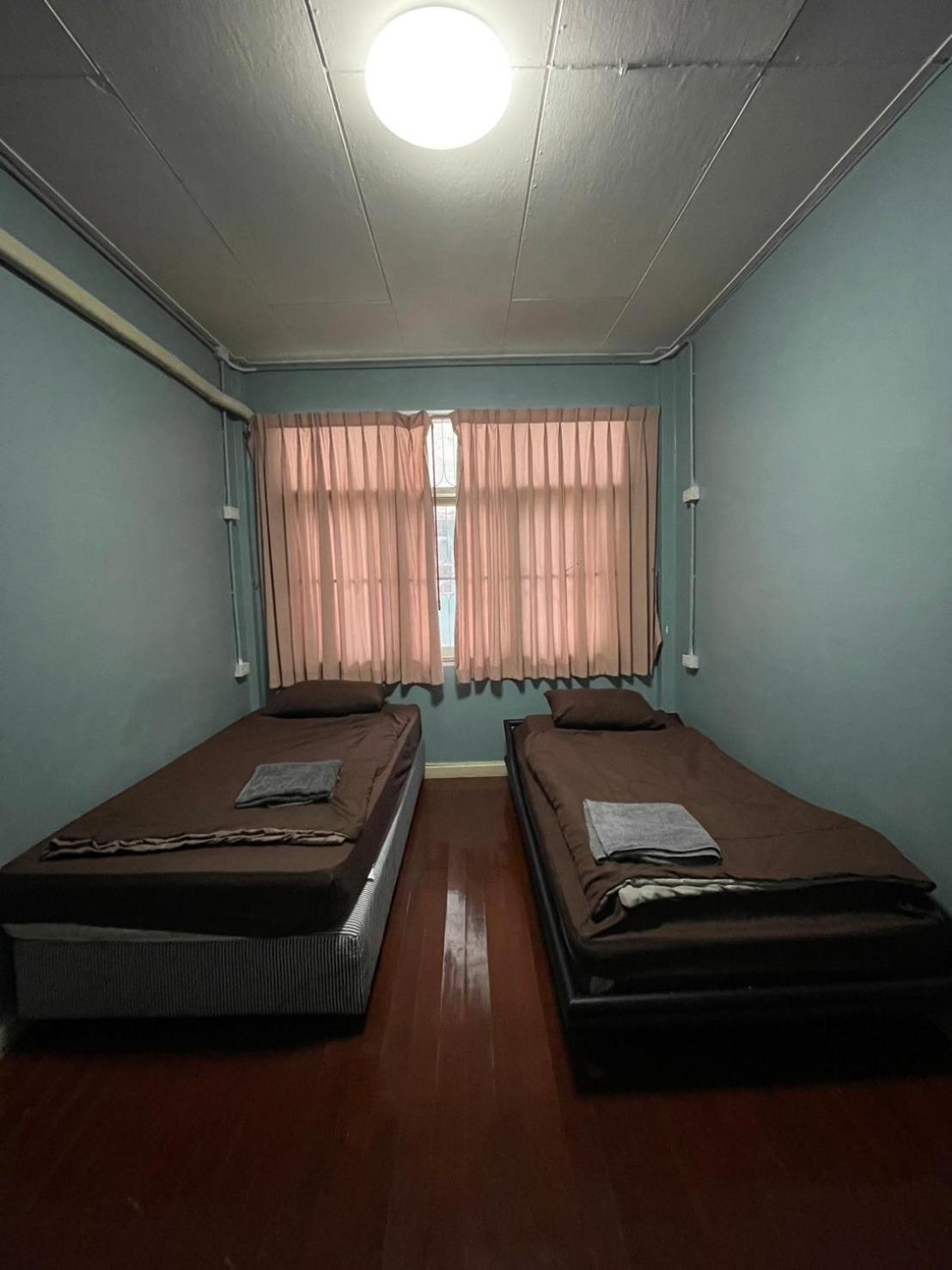 Sura Hostel Bangkok Near Mrt Phra Ram 9 Εξωτερικό φωτογραφία