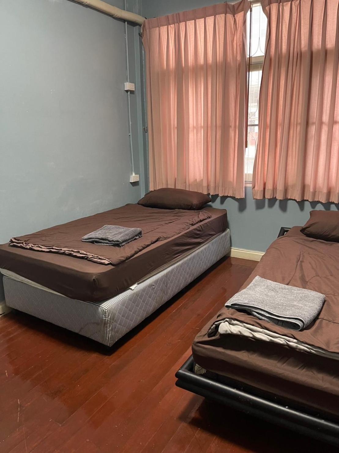 Sura Hostel Bangkok Near Mrt Phra Ram 9 Εξωτερικό φωτογραφία