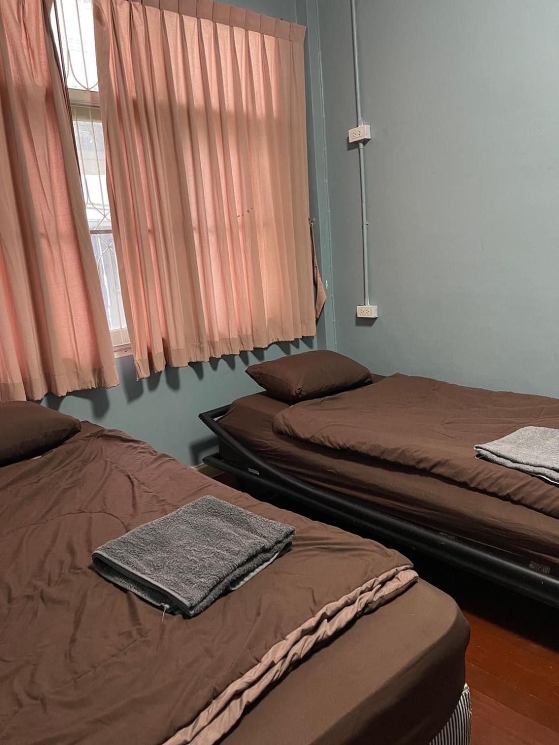 Sura Hostel Bangkok Near Mrt Phra Ram 9 Εξωτερικό φωτογραφία