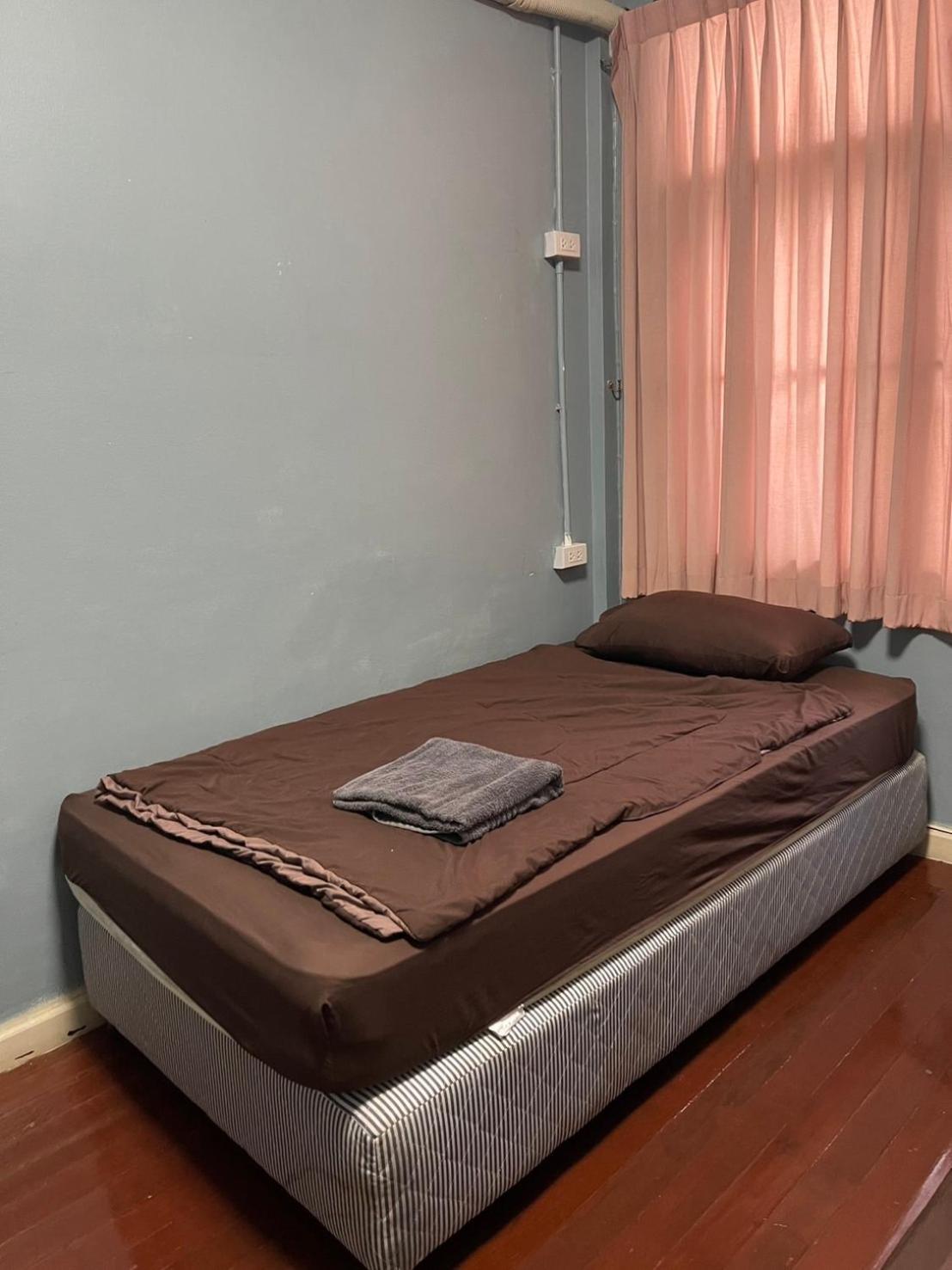 Sura Hostel Bangkok Near Mrt Phra Ram 9 Εξωτερικό φωτογραφία